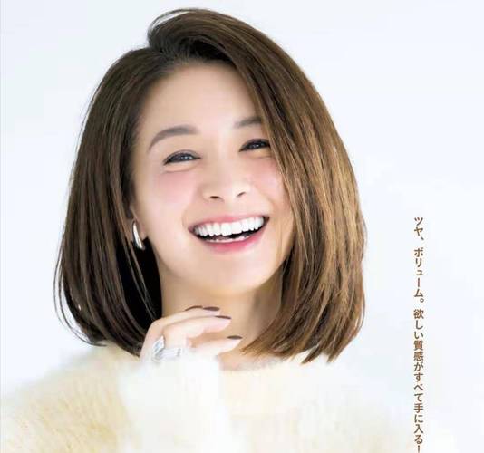 四五十岁女人发型_四五十岁女性齐耳发型推荐，显年轻气质