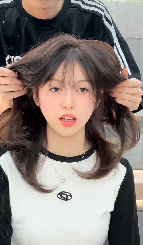 圆头圆脸适合什么发型_圆脸女生变美发型推荐 圆头圆脸适合什么发型_圆脸女生变美发型推荐