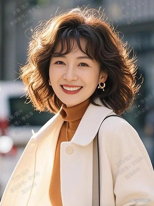 45一50岁发型减龄好看_四五十岁女性试短发,洋气减龄显气质 45一50岁发型减龄好看_四五十岁女性试短发,洋气减龄显气质