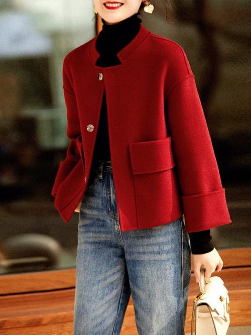 红色短外套搭配图片女_提升秋冬造型亮点 红色短外套搭配图片女_提升秋冬造型亮点