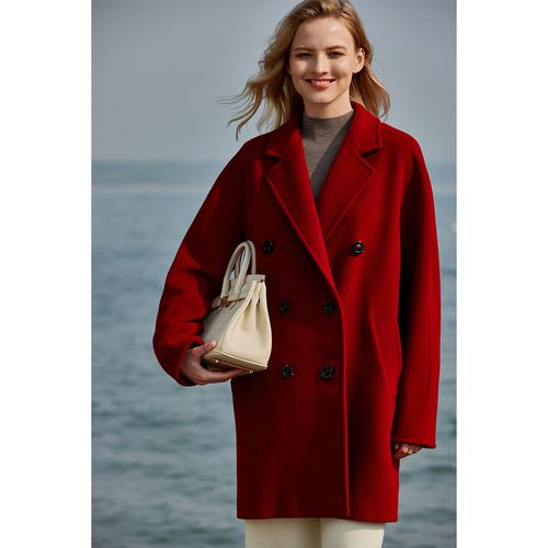 红色短款羊绒外套搭配图片_初冬红外套配阔腿裤，气质保暖又显瘦