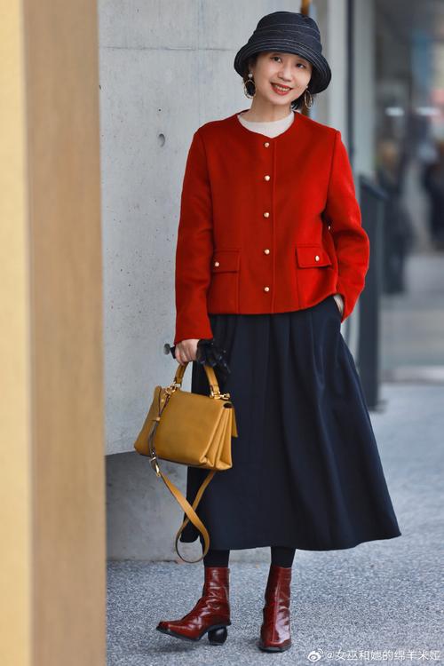 红色短款羊绒外套搭配图片_初冬红外套配阔腿裤，气质保暖又显瘦