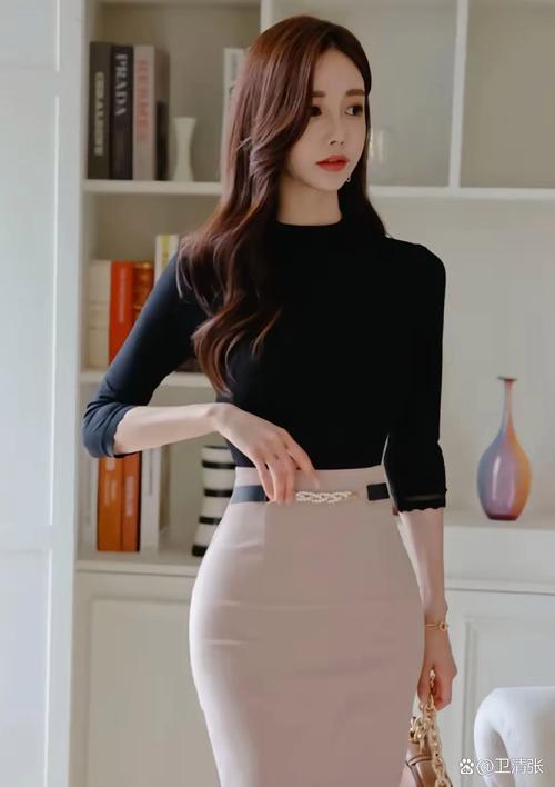黑包臀裙搭配上衣图片_显瘦性感,职场约会皆可搭 黑包臀裙搭配上衣图片_显瘦性感,职场约会皆可搭