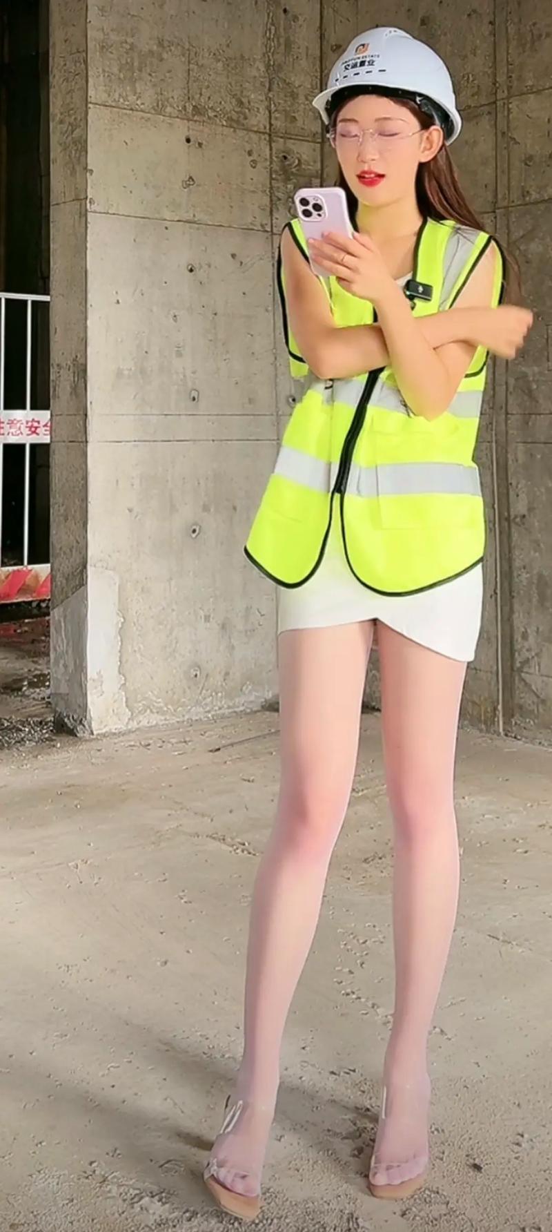 黄色包臀裙配丝袜好看吗_黄色包臀裙配丝袜显曲线又优雅 黄色包臀裙配丝袜好看吗_黄色包臀裙配丝袜显曲线又优雅