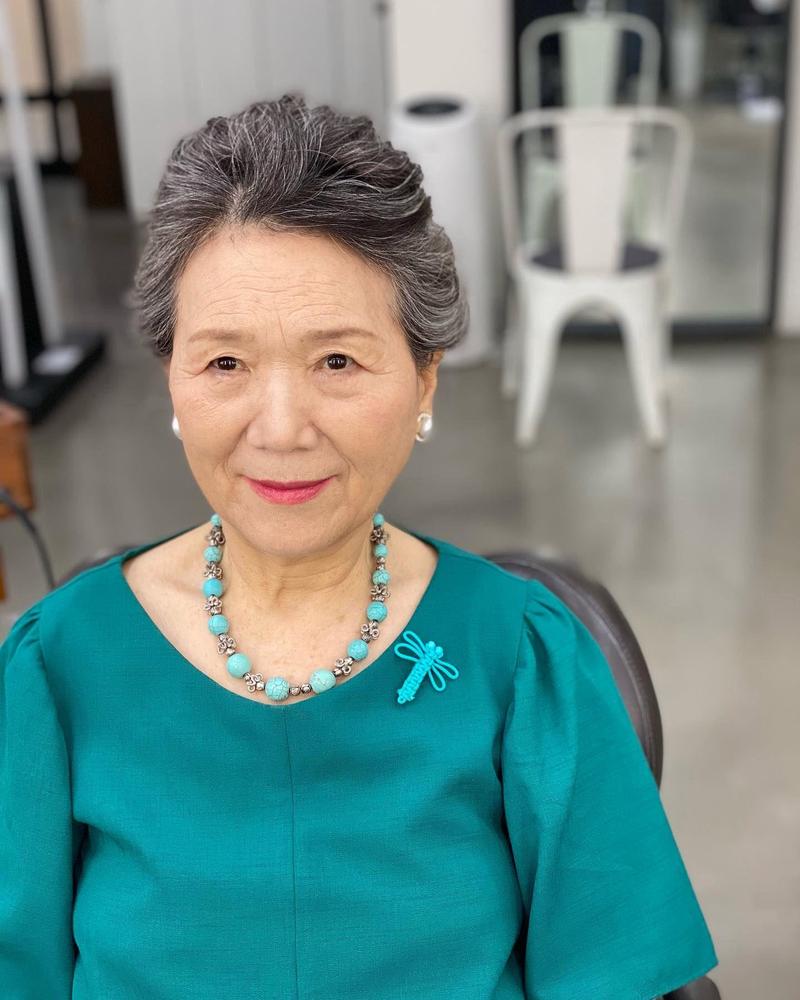 六十岁以上老人如何化妆_陪妈化妆,越老越美! 六十岁以上老人如何化妆_陪妈化妆,越老越美!