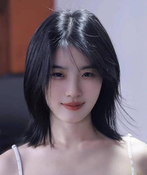 尖头的人适合什么发型_蓬松短发修饰尖头,头型更圆润 尖头的人适合什么发型_蓬松短发修饰尖头,头型更圆润