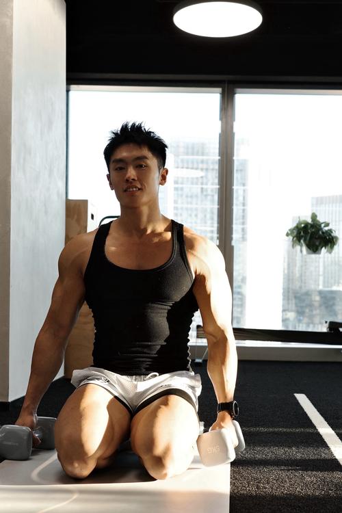 男士可以练习瑜伽吗_强身健体好选择