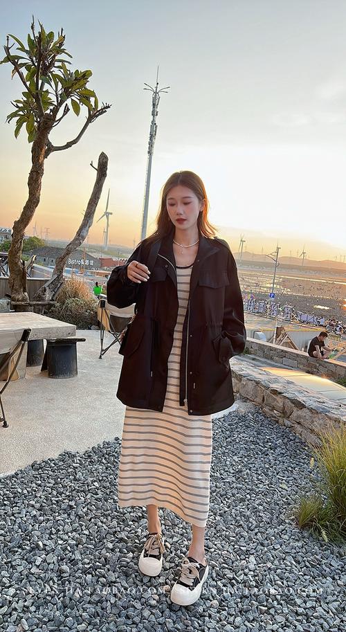 收腰上衣搭配外套_收腰上衣显高显瘦,日韩风各具特色 收腰上衣搭配外套_收腰上衣显高显瘦,日韩风各具特色