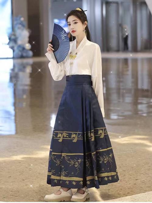 配马面裙的鞋子图片_马面裙配什么鞋？解锁复古多样风！