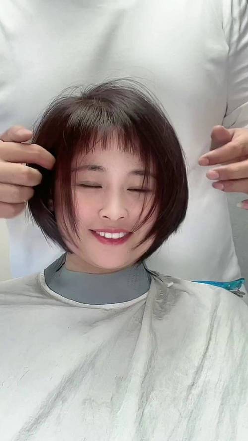 正三角脸适合什么发型_平衡脸型显魅力