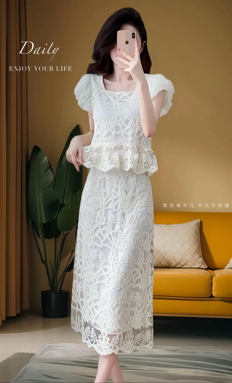 蕾丝连衣裙配什么鞋子_黑凉鞋到高跟鞋,风格全变! 蕾丝连衣裙配什么鞋子_黑凉鞋到高跟鞋,风格全变!