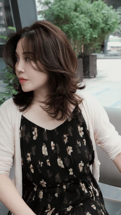 30岁一40岁女人发型_30-40岁女性魅力发型推荐