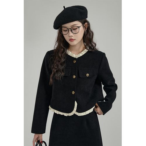 灯芯绒半身裙配什么外套_百搭灯芯绒半身裙，舒适时尚，四季皆宜！