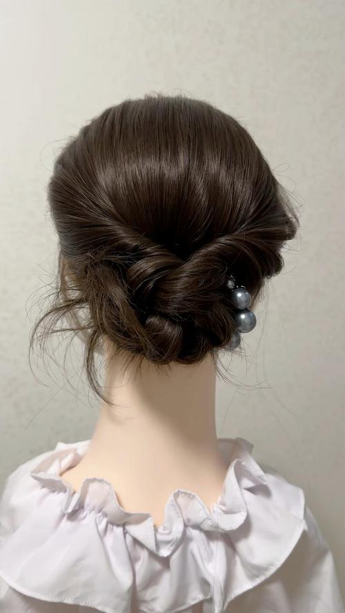 韩式低盘发10种扎法_简约精致，多款发型解锁你的时尚魅力