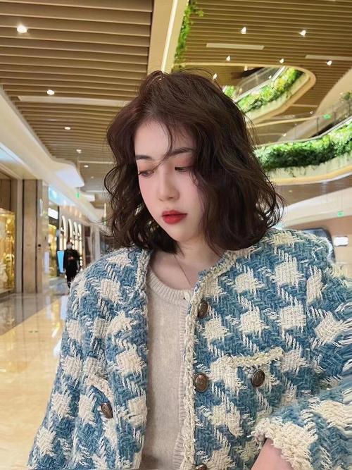 日式清新齐肩卷发_清新甜美，修饰脸型