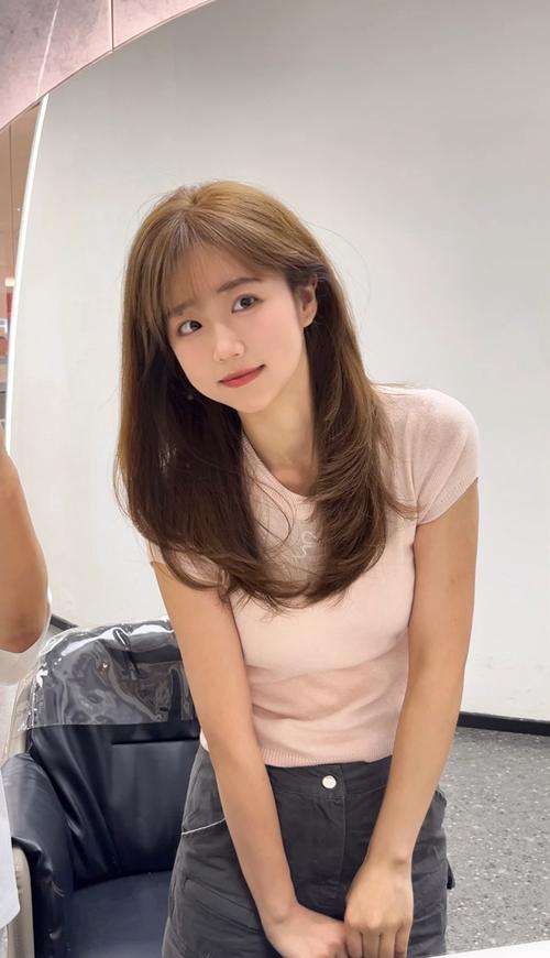 小个子脸小适合的发型_公主切短发显高,空气刘海显脸小 小个子脸小适合的发型_公主切短发显高,空气刘海显脸小