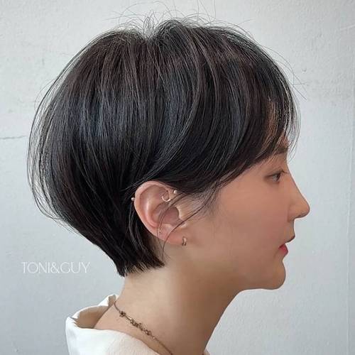 五官扁平的女生适合什么发型_自然妆容+合适发型+精心穿搭，五官扁平女生也能精致