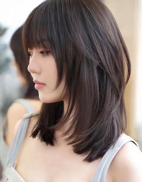 小头小脸适合的发型_显脸长蓬松显年轻