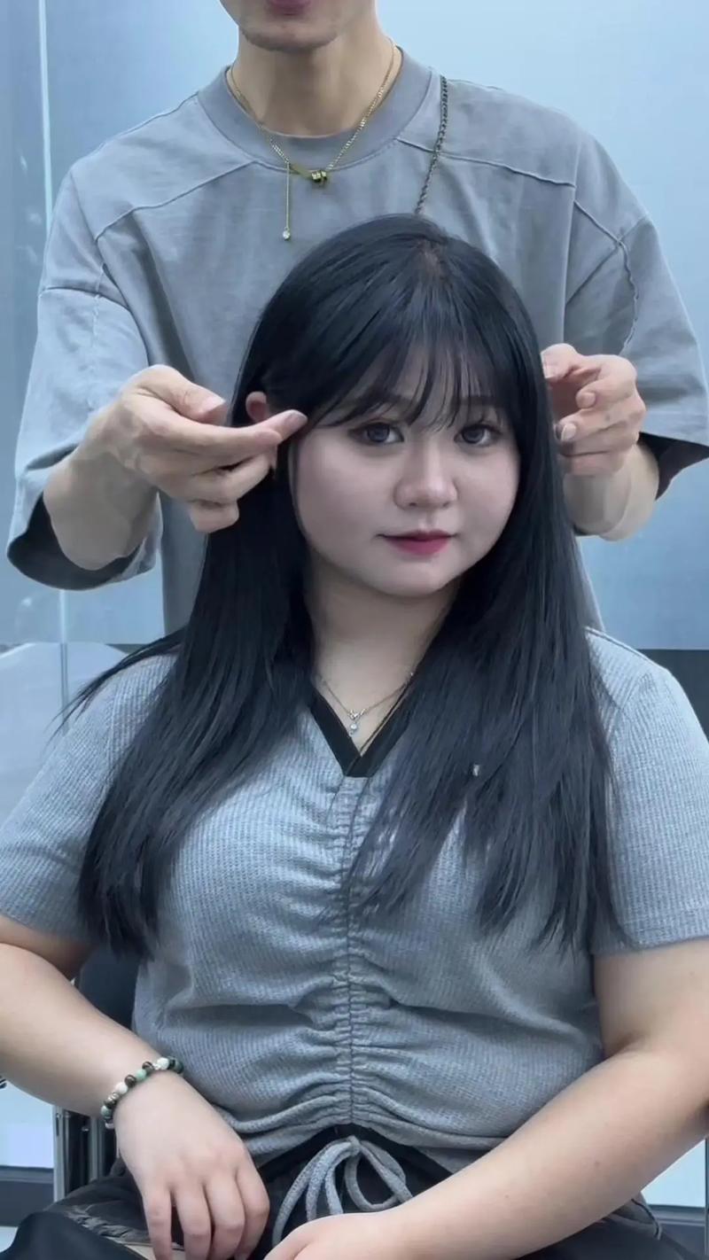 不适合法式刘海的脸型_不适合所有脸型法式刘海，侧分露额更自然！