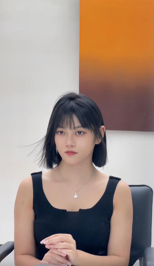 短方脸适合双眼皮吗_短方脸双眼皮选平行或开扇？