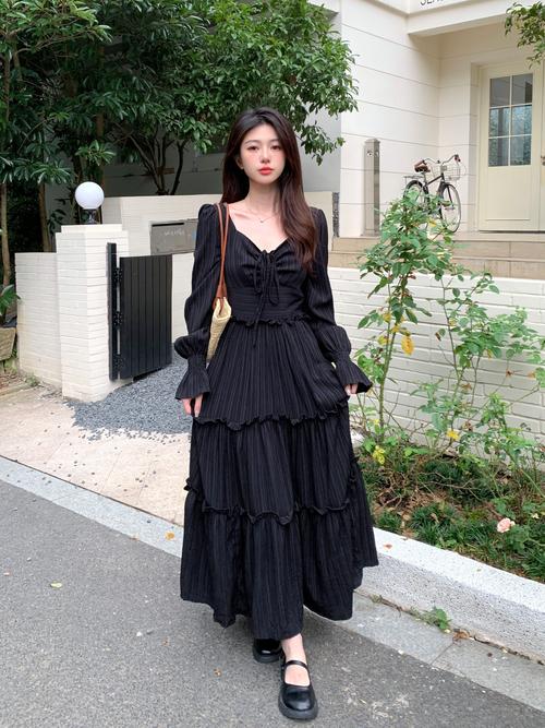 微胖女生适合穿哪种材质的裙子_显瘦裙子推荐