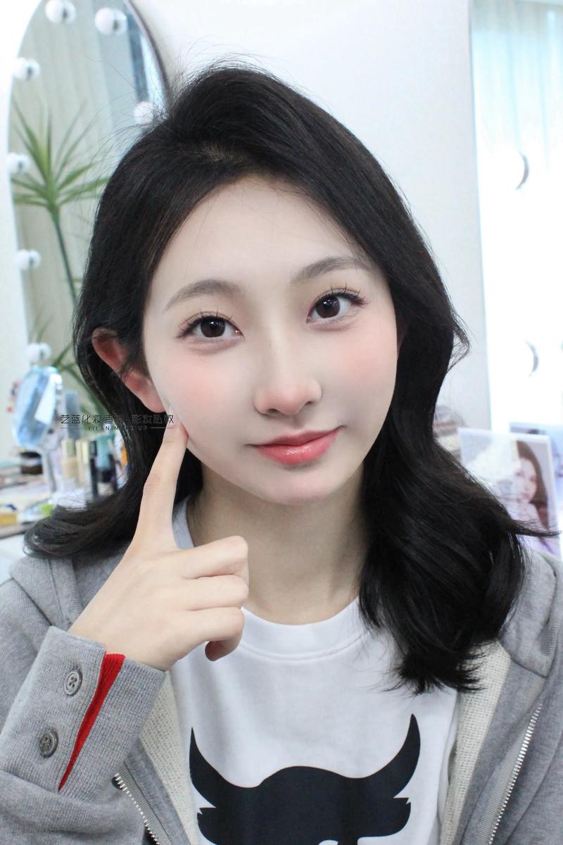伪素颜化妆有哪些小技巧_底妆轻薄,彩妆淡雅显天生 伪素颜化妆有哪些小技巧_底妆轻薄,彩妆淡雅显天生