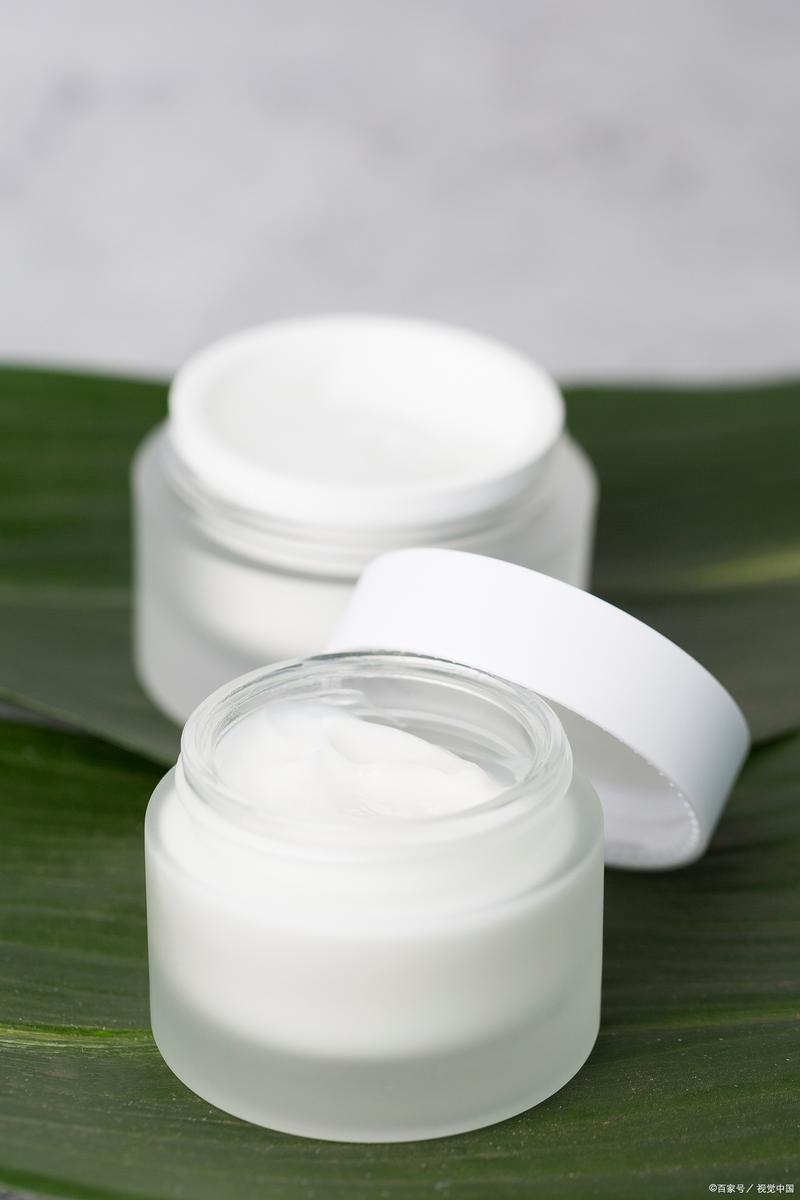 一抹就白的化妆品叫什么_瞬间美白霜，物理遮瑕显亮白