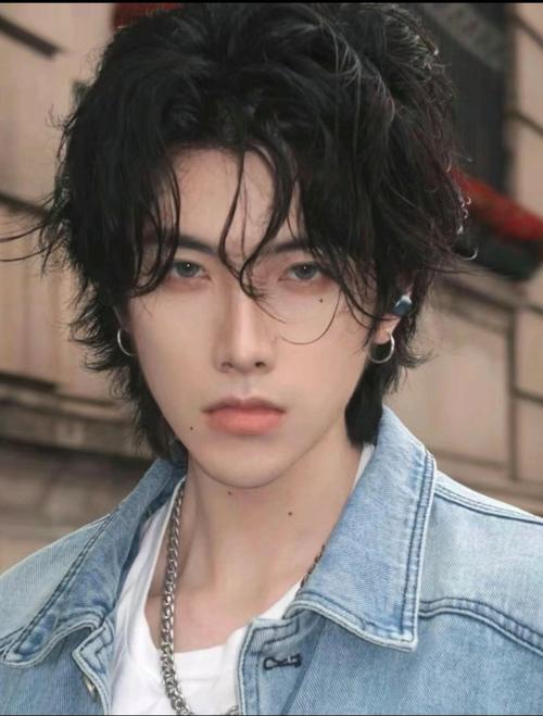 s长发帅气发型_寸头M型发际线,硬朗不娘,长发也时尚 s长发帅气发型_寸头M型发际线,硬朗不娘,长发也时尚