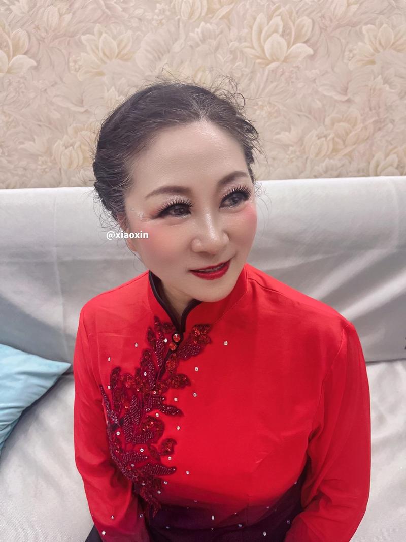 扮演老太太怎么化妆_模拟松弛下垂,日常用品打造真实岁月感 扮演老太太怎么化妆_模拟松弛下垂,日常用品打造真实岁月感