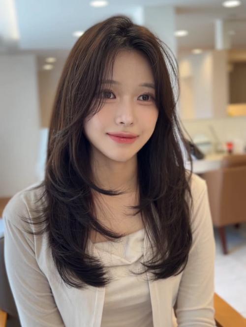 颞部凹颧骨凸脸胖适合什么发型_发型改变脸型!微卷刘海修饰颧骨,中分烫发显气质 颞部凹颧骨凸脸胖适合什么发型_发型改变脸型!微卷刘海修饰颧骨,中分烫发显气质