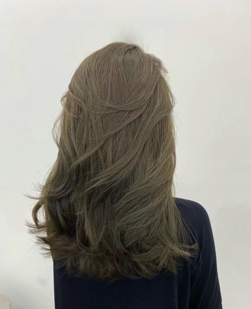 刚烫完头发可以染发吗_烫发染发间隔多久?避免损伤头发 刚烫完头发可以染发吗_烫发染发间隔多久?避免损伤头发