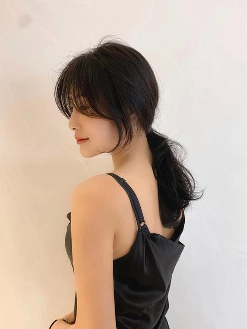 类似单侧低马尾的发型叫什么_简约时尚,展现东方韵味 类似单侧低马尾的发型叫什么_简约时尚,展现东方韵味