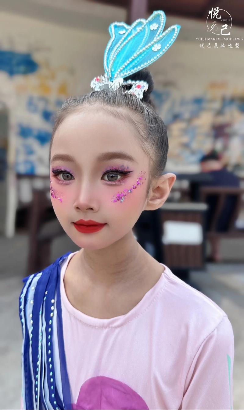 几岁可以化妆_青春期别化妆,18岁后选温和品,防晒卸妆要做好 几岁可以化妆_青春期别化妆,18岁后选温和品,防晒卸妆要做好