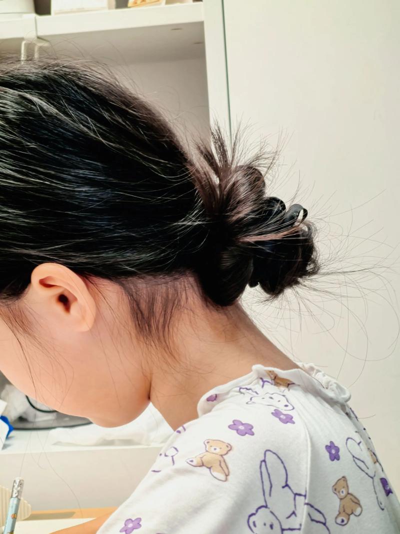 梳个漂亮头发_6款流行发型轻松复刻，让你成为人群焦点