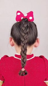 三马尾是什么发型_时尚三马尾，多变造型显个性