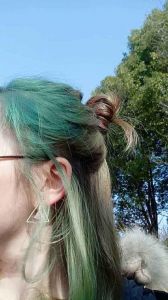 鸦青色头发是什么颜色_神秘深沉，传统文化与现代潮流的交融色