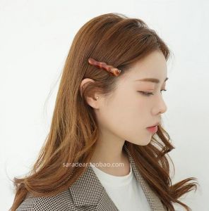 夹一半掉一半的刘海_半长刘海梳起，解决顶秃，展现个性魅力