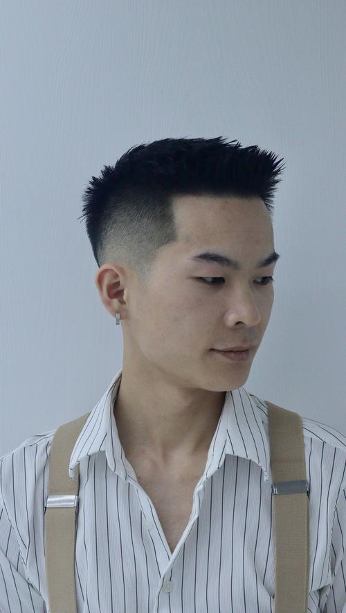高平头发型_简约干练显个性男士发型