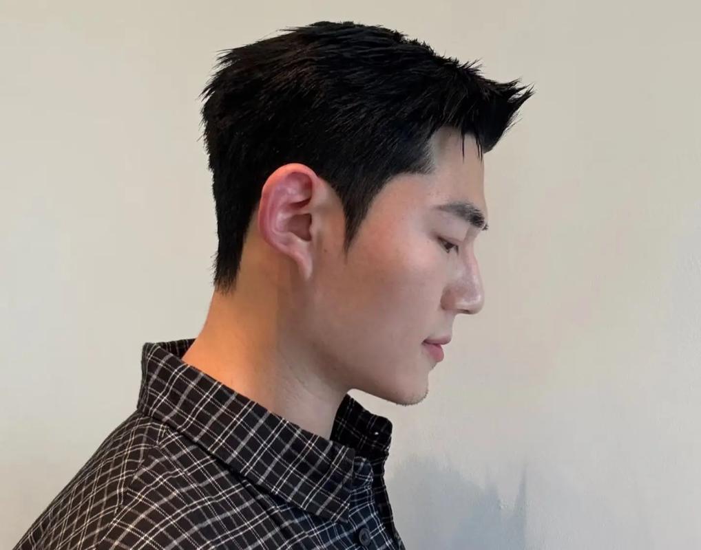 没鬓角的男生发型_齐刘海减龄显瘦，无鬓角个性耍帅