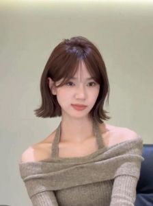 翘翘短发要烫吗_外翘短发烫发，细软发质造型佳