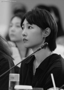 白秋练同款发型_温柔显小脸，百变风格可选