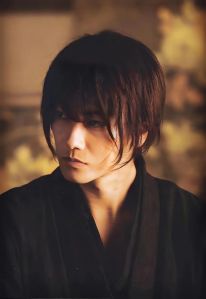 浪客剑心发型_绯村剑心马尾辫象征力量与成长