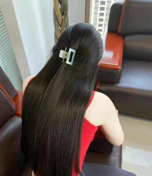 乌黑浓密的头发_乌黑浓密秀发，传统食物和好习惯来！