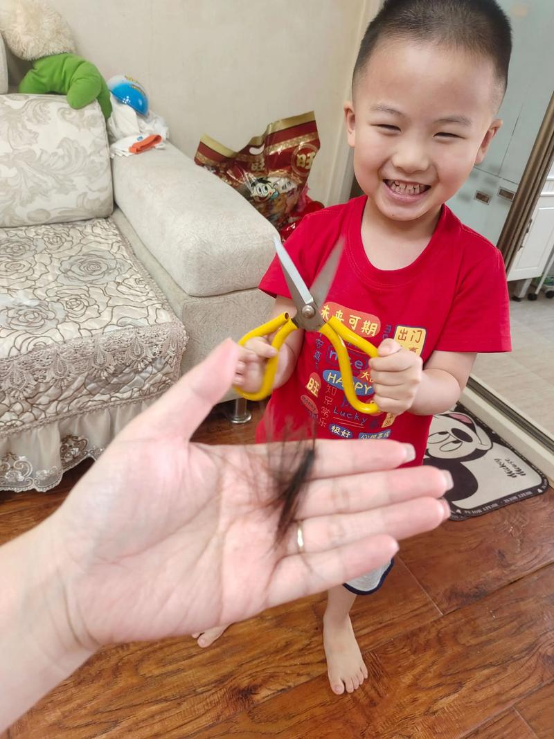 外甥给舅舅拜年剪头发_舅舅剃头外甥给红包,正月理发并非死舅 外甥给舅舅拜年剪头发_舅舅剃头外甥给红包,正月理发并非死舅