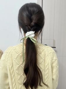 低双马尾麻花辫怎么扎_低双马尾麻花辫，精致蓬松显少女