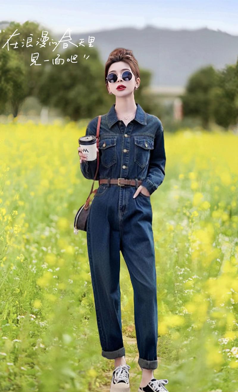 适合50岁女人穿的工装裤_工装裤显气质，50岁穿也好看！