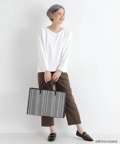 日本四十岁主妇轻奢穿搭_简约舒适显气质