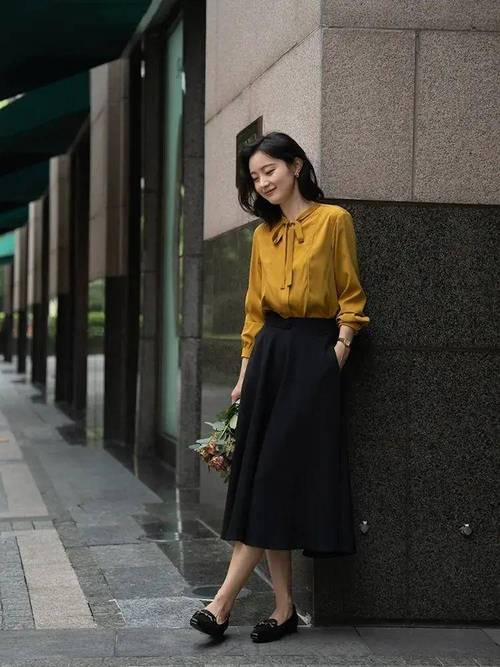 40岁女人穿衣搭配_简约舒适显气质