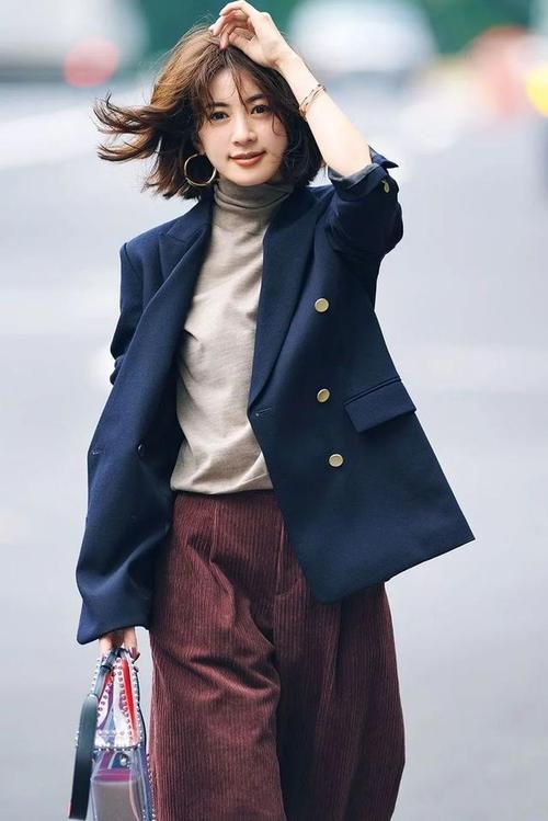 成熟日系女性穿衣搭配_简约精致，气质穿搭