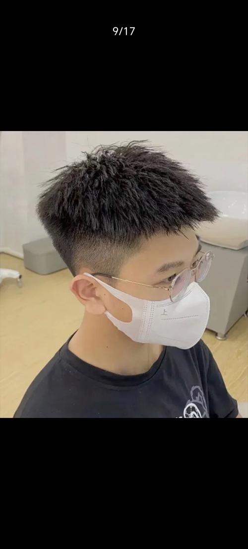 锡纸烫剪什么发型好看_男女皆宜的时尚锡纸烫，打理方便显帅气